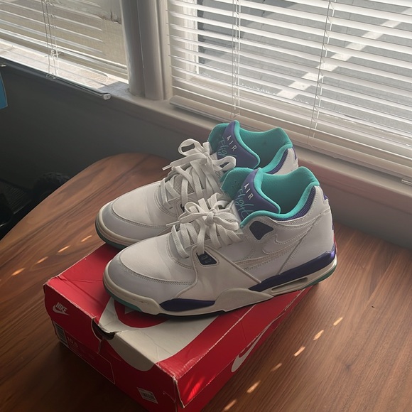 Vintage Display Pair Nike Air Flight ‘89.  Ultra rare Grape Colorway. Size 11 - Picture 2 of 7